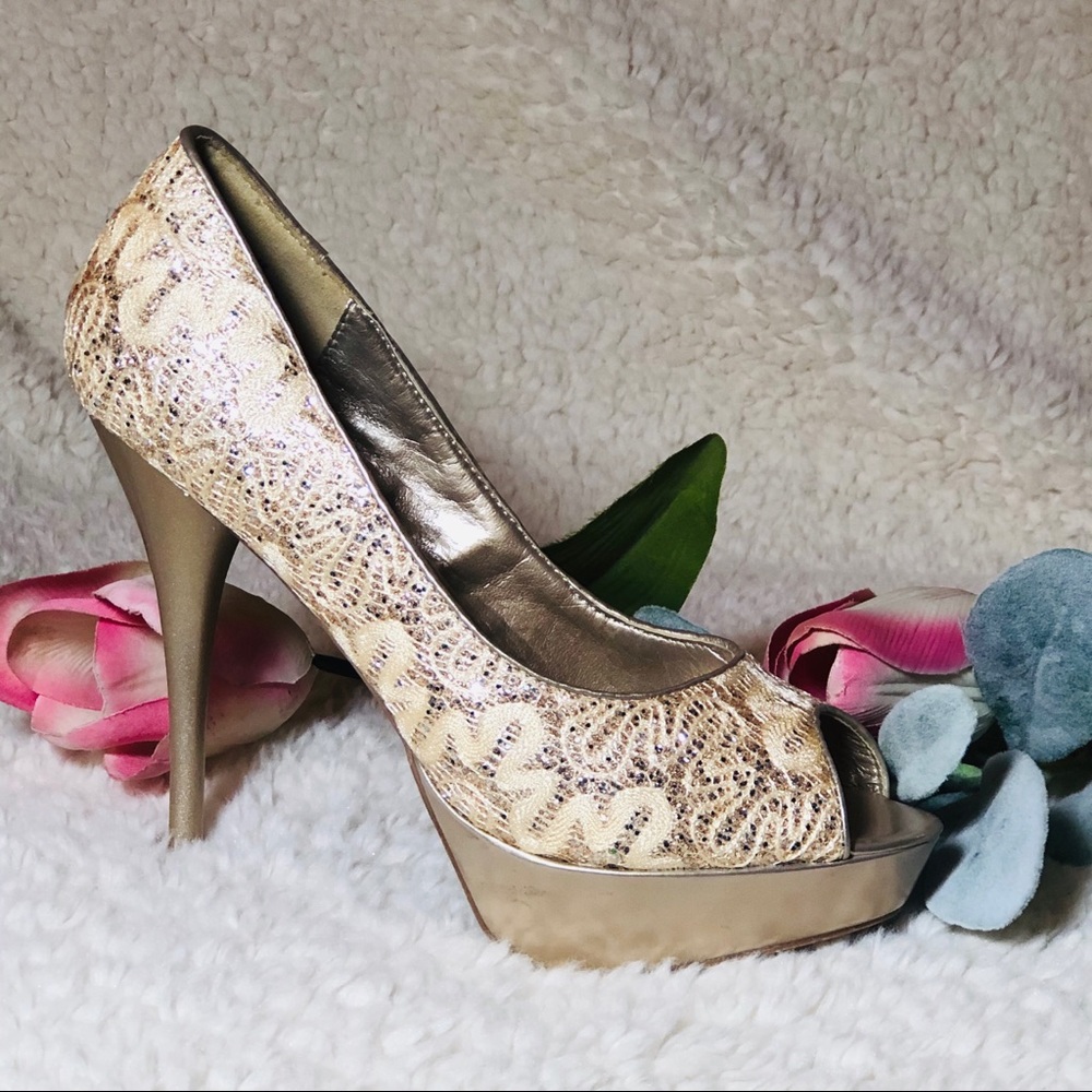 - DE BLOSSOM COLLECTION Shoes Sz 7.5